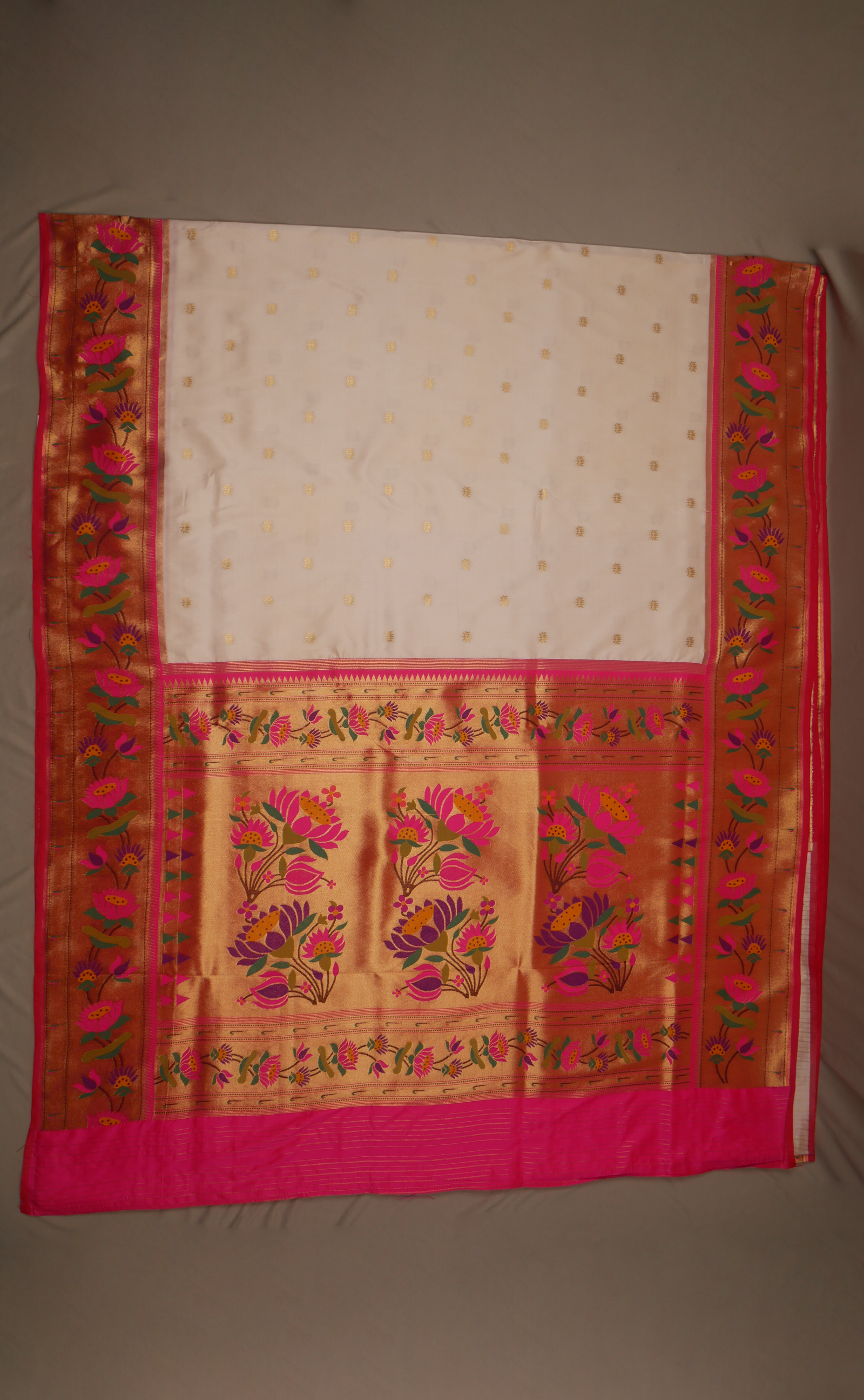 Vegan Silk Paithani With Contrast Border